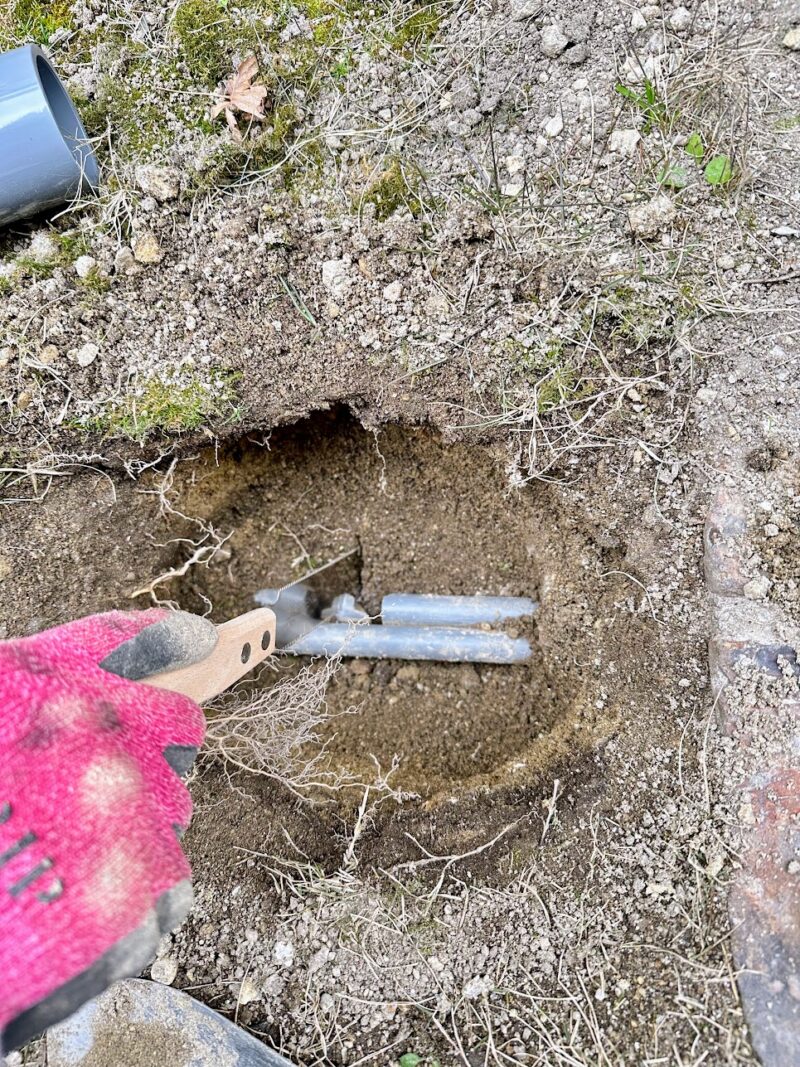 ブロア埋設配管破損個所を切断